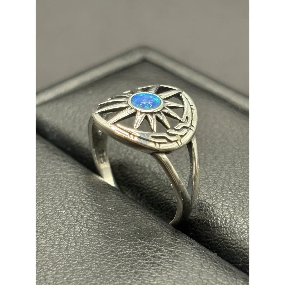 New Condition Sterling Silver Lab Blue Opal Sun Moon Ring Size 7 G29